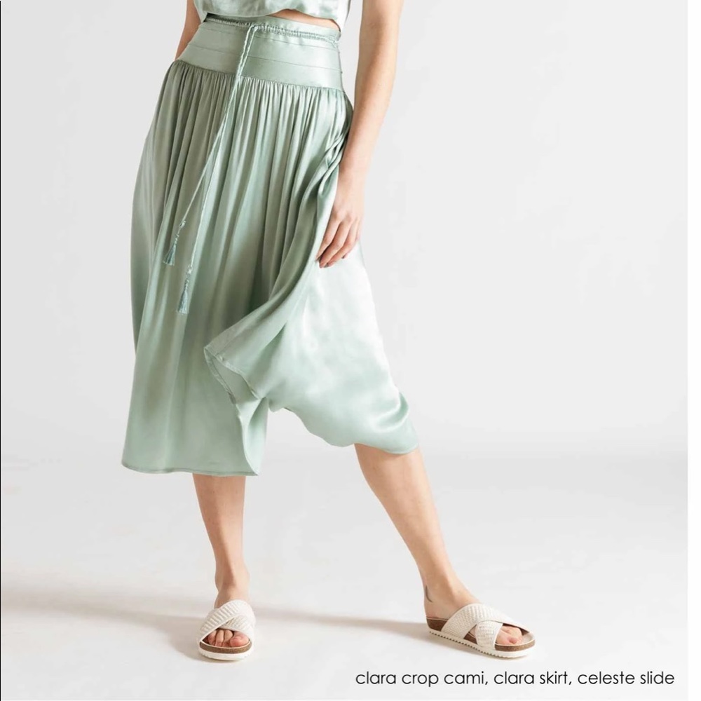 Stunning Silk midi skirt (corset elastic waist)